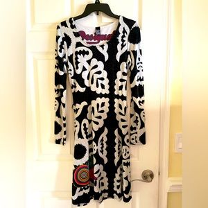 Desigual little white and black dress!